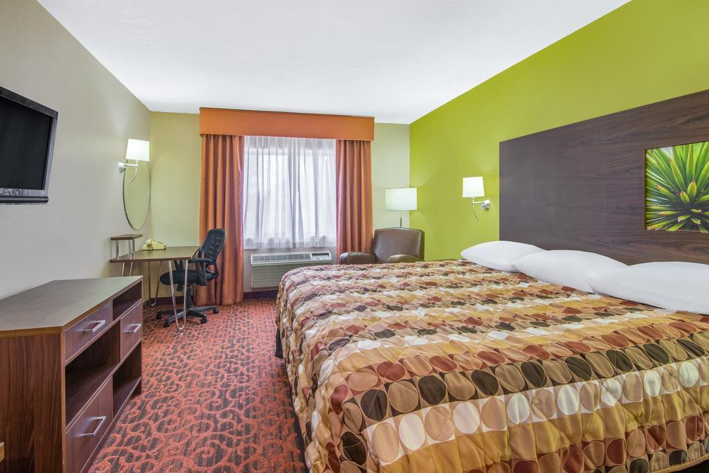 Super 8 By Wyndham Portales