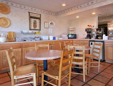 Super 8 By Wyndham Portales