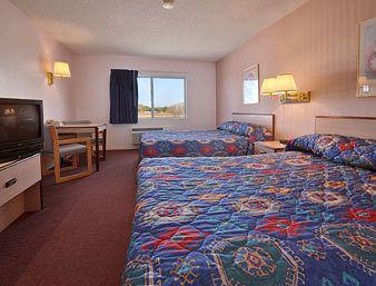 Super 8 By Wyndham Motel Portales